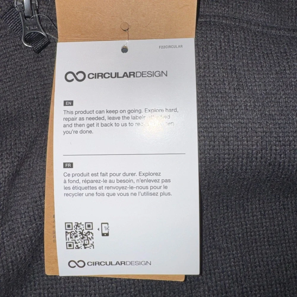 The North Face Men's Black Half-Zip Fleece Pullover